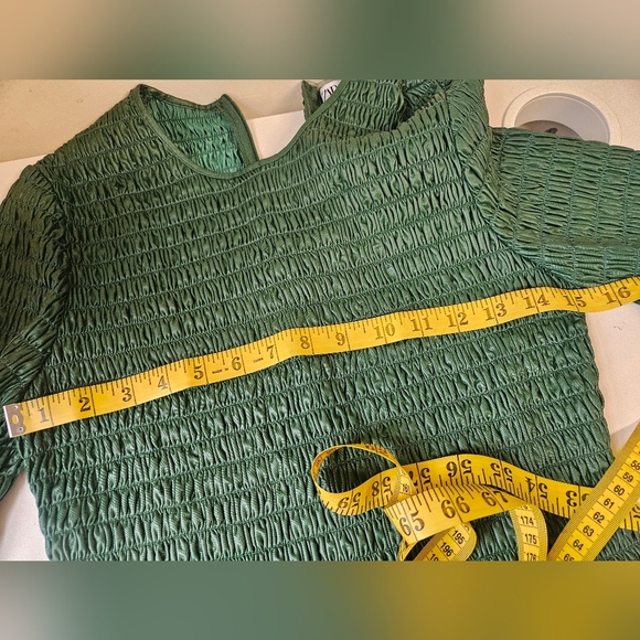 Zara Women's Top S Green Smocked Peplum - Picture 6 of 8